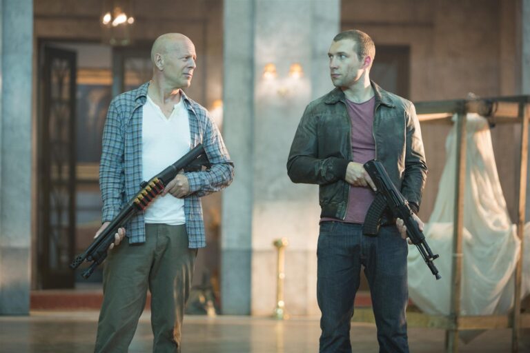 Review Die Hard V