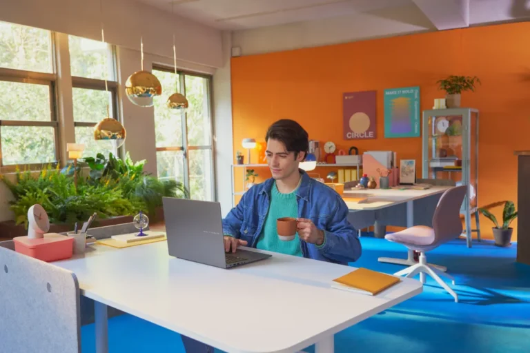review laptop ai terbaik tahun 2025